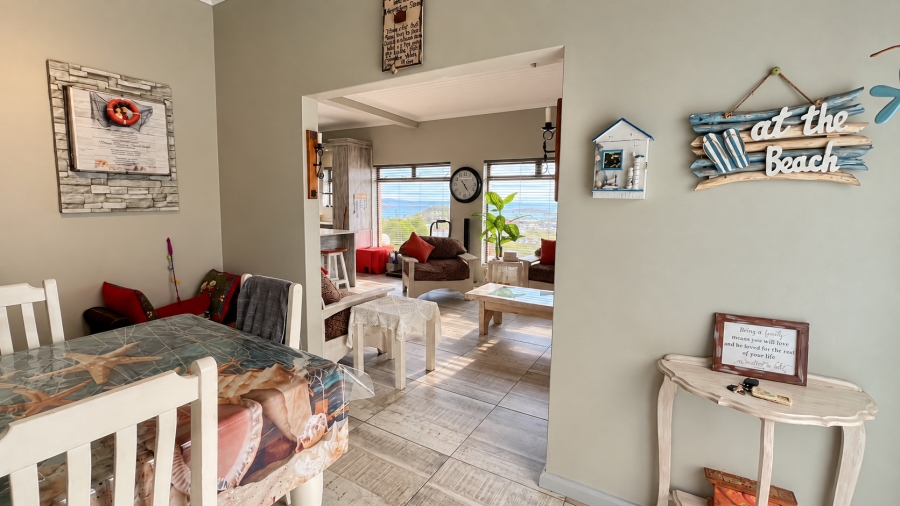 2 Bedroom Property for Sale in Hoogland Western Cape
